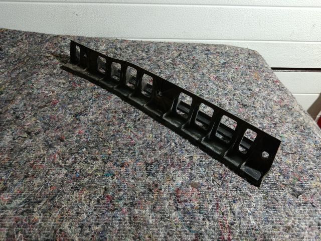 bontott SKODA YETI Bal hátsó Oldal Lökhárító Tartó (Műanyag)