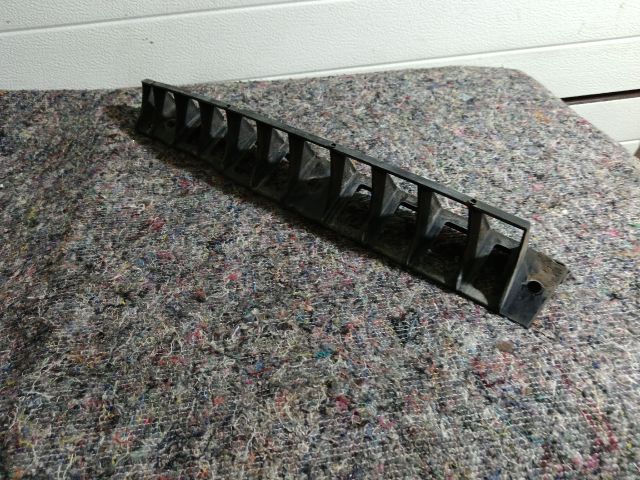 bontott SKODA YETI Bal hátsó Oldal Lökhárító Tartó (Műanyag)