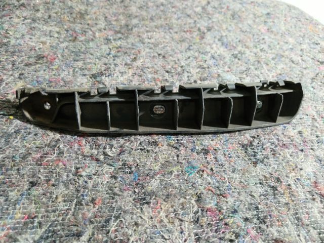 bontott SKODA YETI Bal hátsó Oldal Lökhárító Tartó (Műanyag)