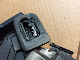 bontott SKODA YETI Bal hátsó Zárbetét