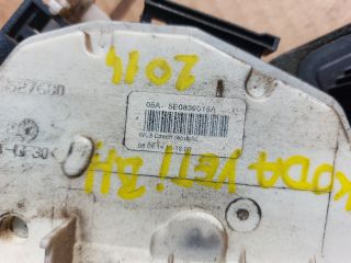 bontott SKODA YETI Bal hátsó Zárbetét