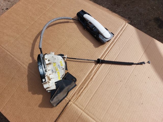 bontott SKODA YETI Bal hátsó Zárbetét