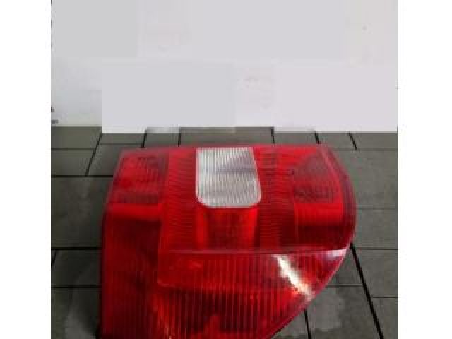 bontott SKODA YETI Bal Külső Hátsó Lámpa