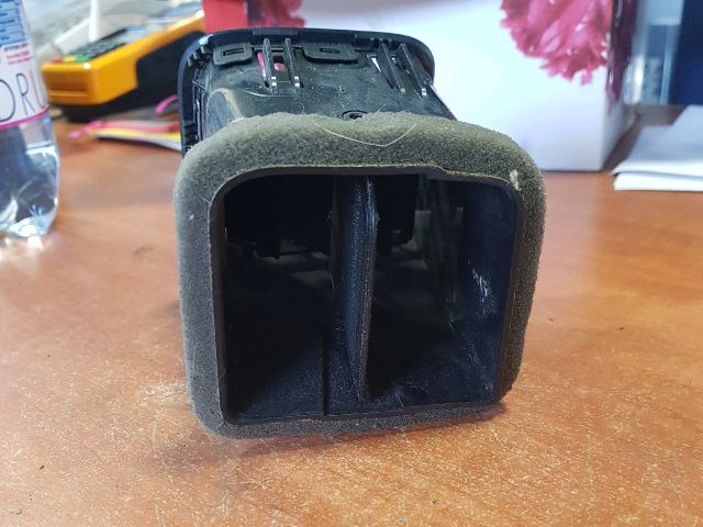 bontott SKODA YETI Bal Szellőző