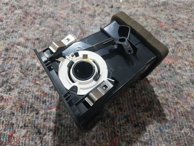 bontott SKODA YETI Bal Szellőző