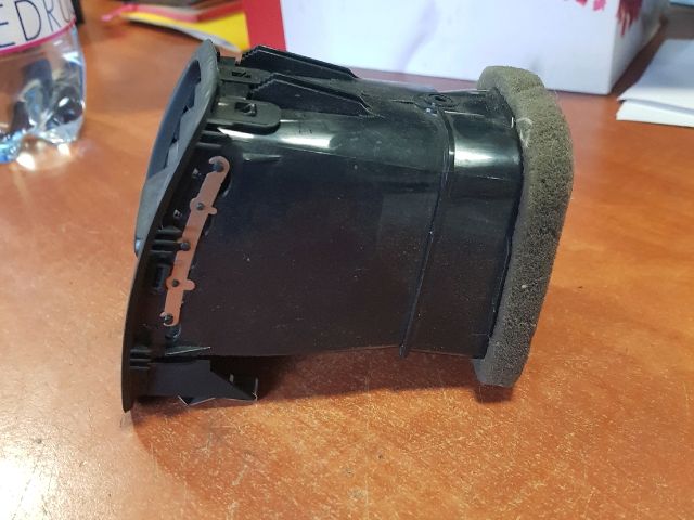 bontott SKODA YETI Bal Szellőző