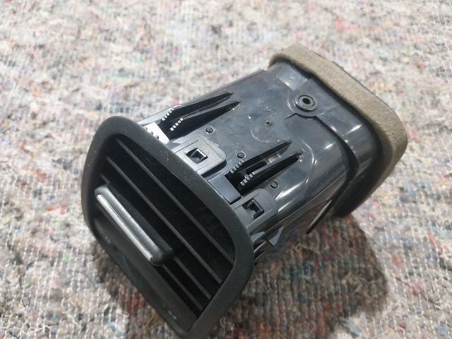 bontott SKODA YETI Bal Szellőző