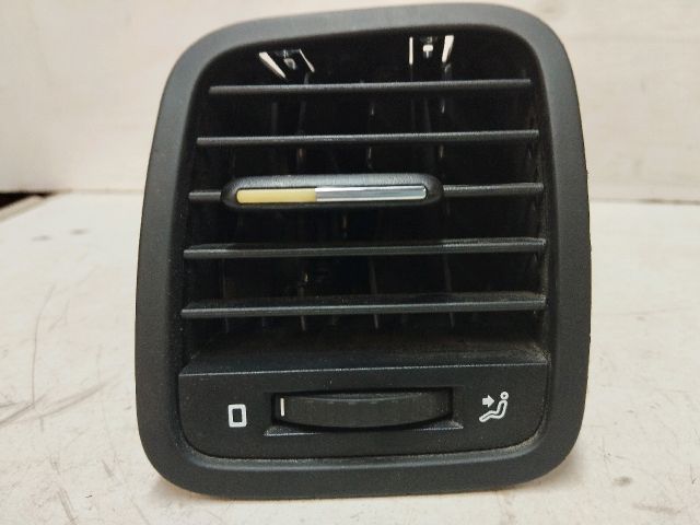 bontott SKODA YETI Bal Szellőző