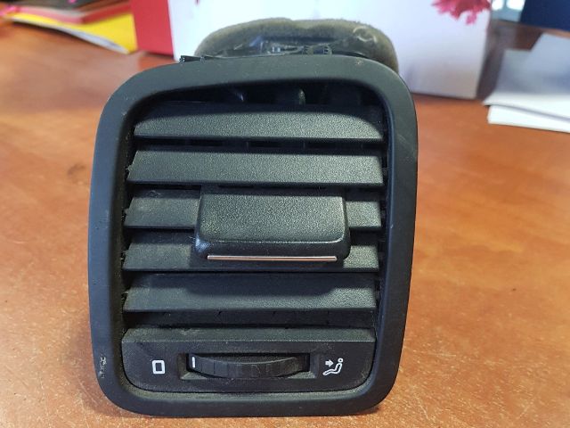 bontott SKODA YETI Bal Szellőző