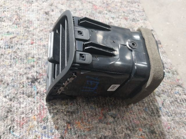 bontott SKODA YETI Bal Szellőző