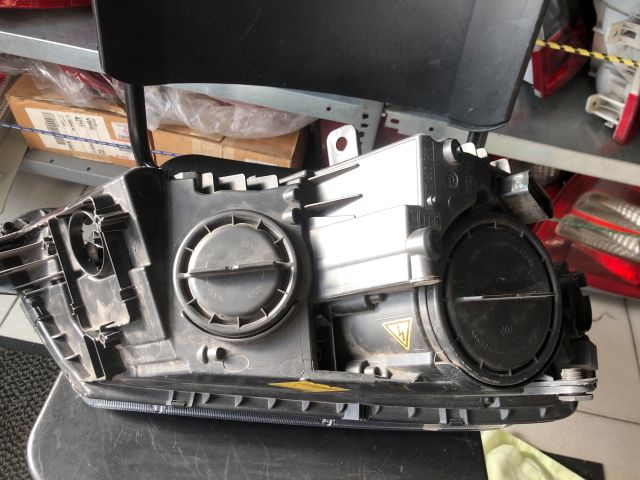 bontott SKODA YETI Bal Xenon Fényszóró