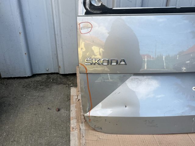 bontott SKODA YETI Csomagtérajtó (Üres lemez)