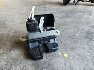 bontott SKODA YETI Csomagtérajtó Zárszerkezet