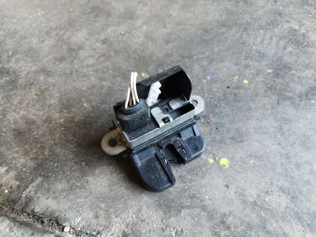 bontott SKODA YETI Csomagtérajtó Zárszerkezet