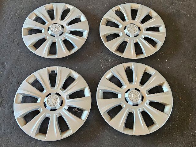 bontott SKODA YETI Dísztárcsa Szett