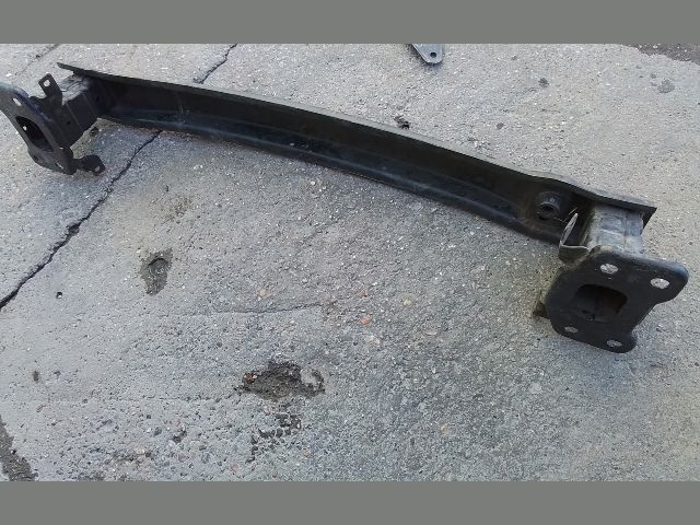 bontott SKODA YETI Első Lökhárító Merevítő (Fém)