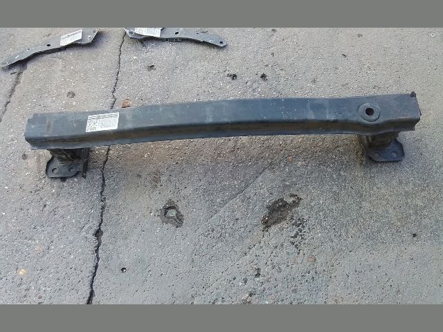 bontott SKODA YETI Első Lökhárító Merevítő (Fém)