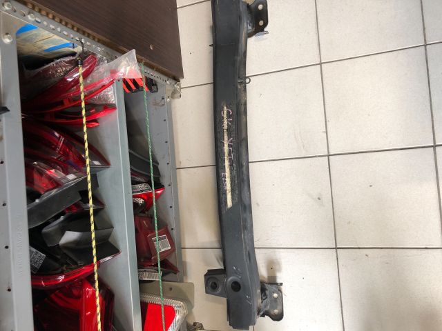 bontott SKODA YETI Első Lökhárító Merevítő (Fém)