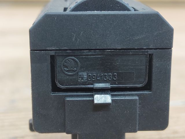 bontott SKODA YETI Fényszórómagasság Állító Kapcsoló