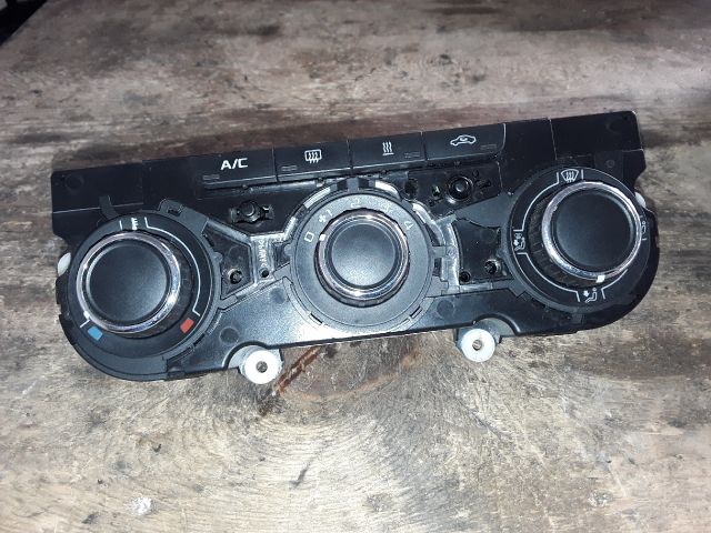 bontott SKODA YETI Fűtéskapcsoló (manuális klímás)