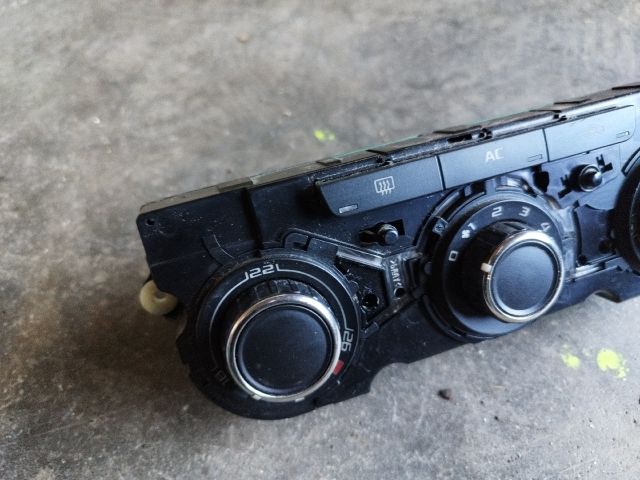 bontott SKODA YETI Fűtéskapcsoló (manuális klímás)