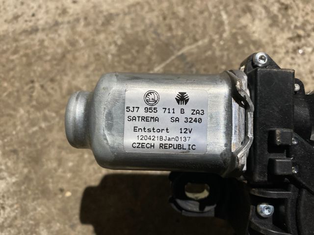 bontott SKODA YETI Hátsó Ablaktörlő Motor