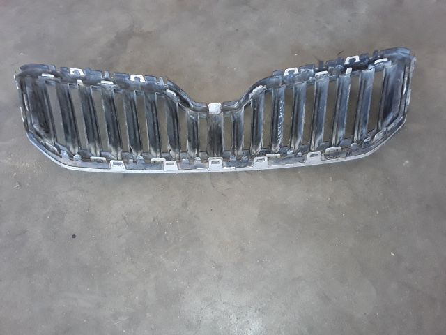 bontott SKODA YETI Hűtőrács