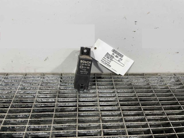 bontott SKODA YETI Izzító Relé