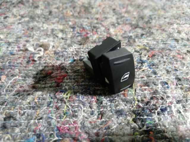 bontott SKODA YETI Jobb első Ablakemelő Kapcsoló