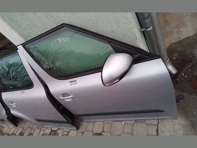 bontott SKODA YETI Jobb első Ajtó (Részeivel)