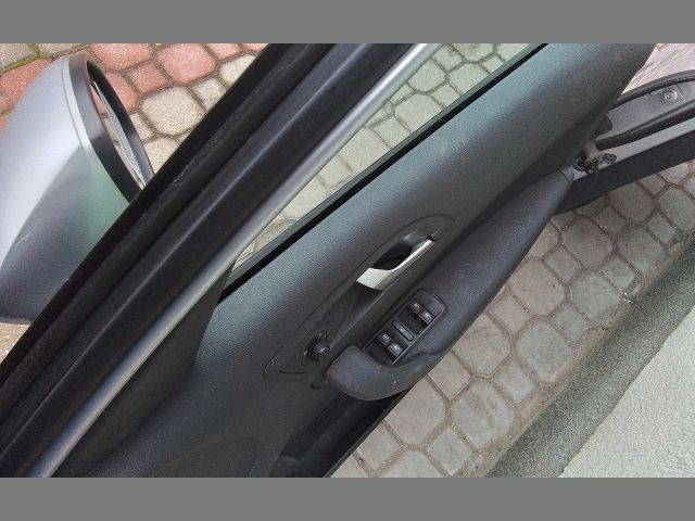 bontott SKODA YETI Jobb első Ajtó (Részeivel)