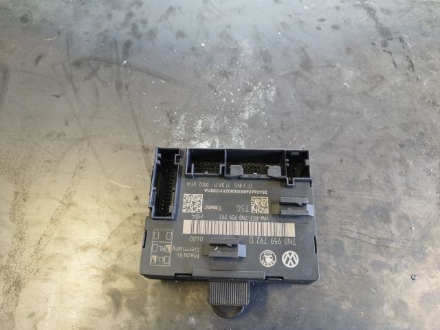 bontott SKODA YETI Jobb első Ajtó Vezérlőegység