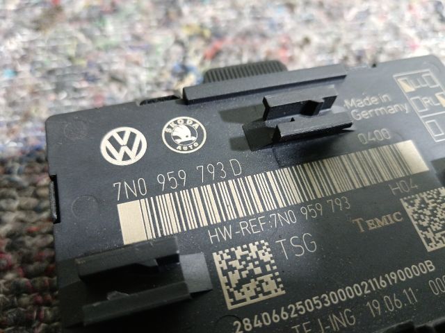 bontott SKODA YETI Jobb első Ajtó Vezérlőegység