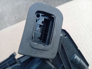 bontott SKODA YETI Jobb első Zárbetét