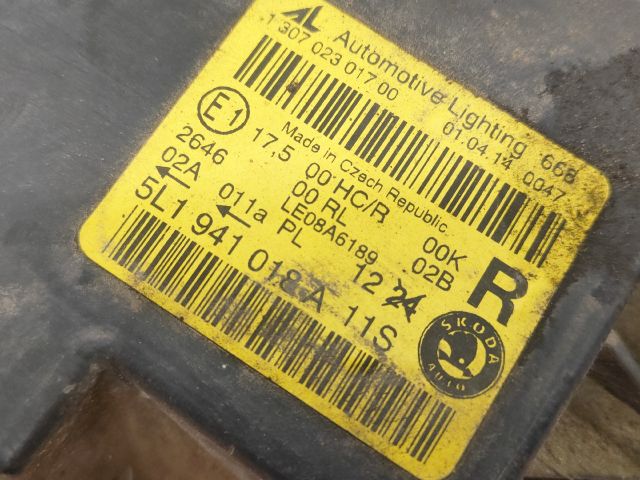 bontott SKODA YETI Jobb Fényszóró