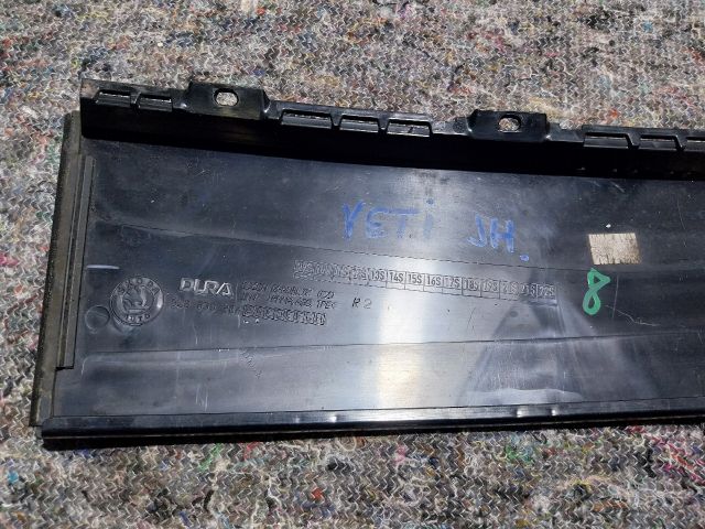 bontott SKODA YETI Jobb hátsó Ablak Díszléc