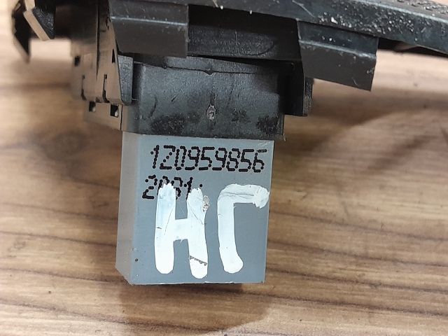 bontott SKODA YETI Jobb hátsó Ablakemelő Kapcsoló