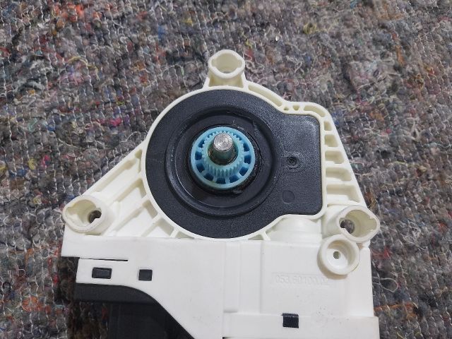 bontott SKODA YETI Jobb hátsó Ablakemelő Motor