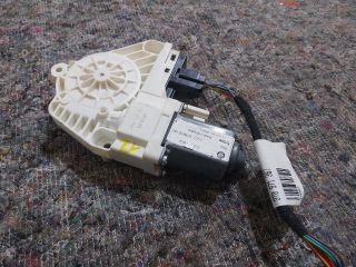 bontott SKODA YETI Jobb hátsó Ablakemelő Motor