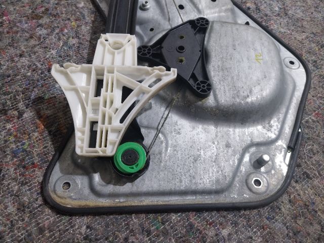 bontott SKODA YETI Jobb hátsó Ablakemelő Szerkezet (Elektromos)