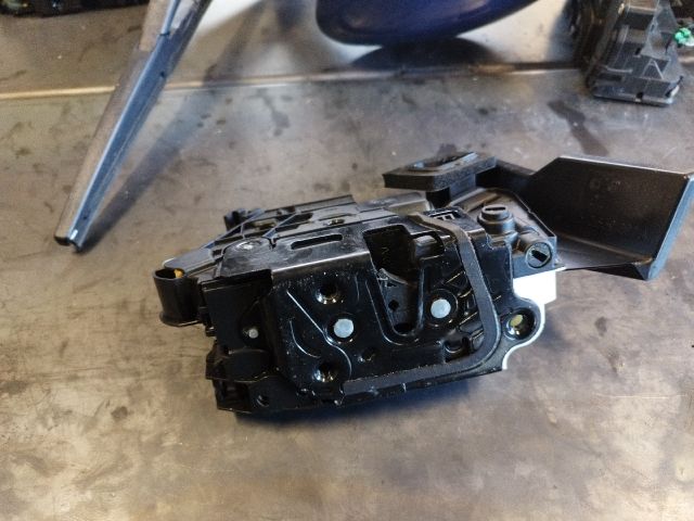 bontott SKODA YETI Jobb hátsó Ajtózár