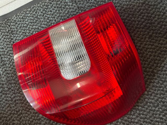 bontott SKODA YETI Jobb Hátsó Lámpa