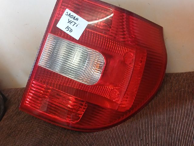 bontott SKODA YETI Jobb Hátsó Lámpa