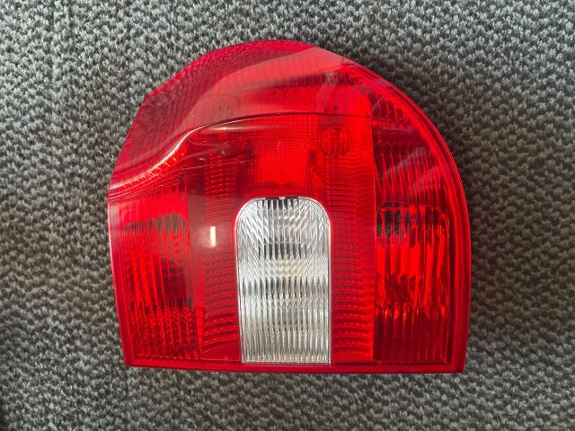 bontott SKODA YETI Jobb Hátsó Lámpa