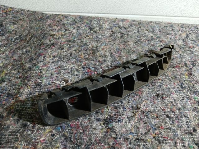 bontott SKODA YETI Jobb hátsó Oldal Lökhárító Tartó (Műanyag)