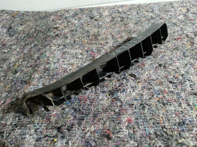 bontott SKODA YETI Jobb hátsó Oldal Lökhárító Tartó (Műanyag)