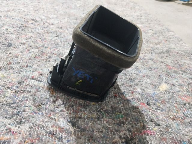 bontott SKODA YETI Jobb Szellőző