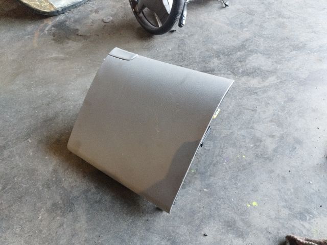 bontott SKODA YETI Kesztyűtartó