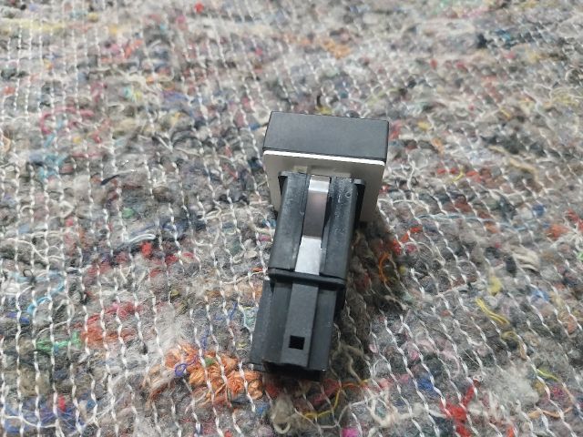 bontott SKODA YETI Kipörgésgátló Kapcsoló