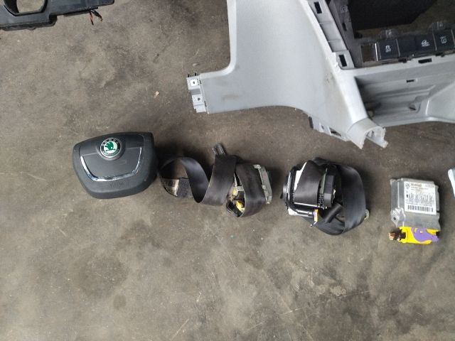 bontott SKODA YETI Komplett Légzsák Szett